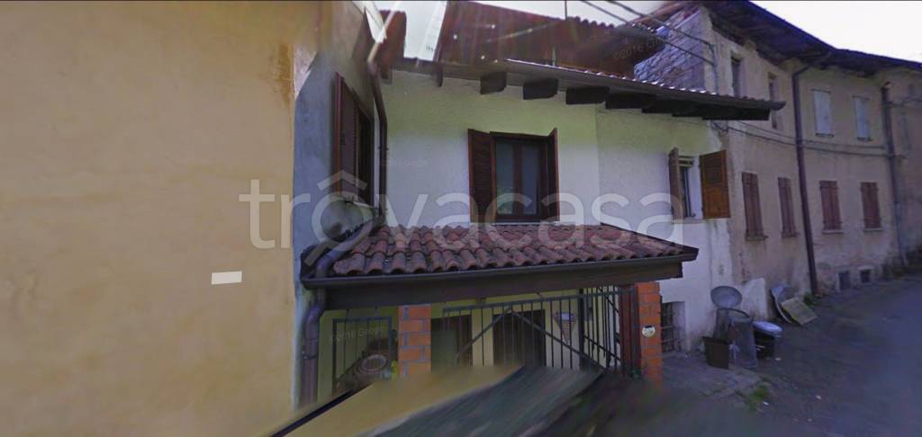 appartamento in vendita ad Invorio in zona Mornerona