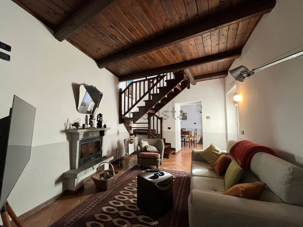 casa indipendente in vendita ad Invorio