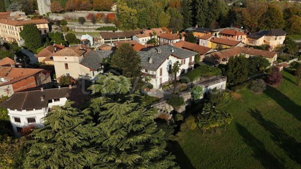 casa indipendente in vendita ad Invorio