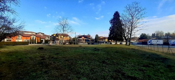 casa indipendente in vendita ad Invorio