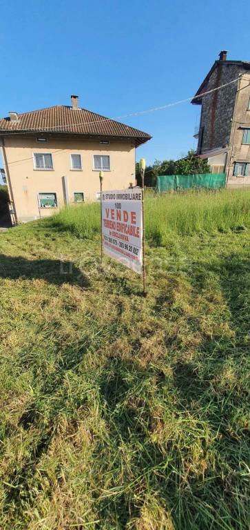 ufficio in vendita ad Invorio in zona Mescia