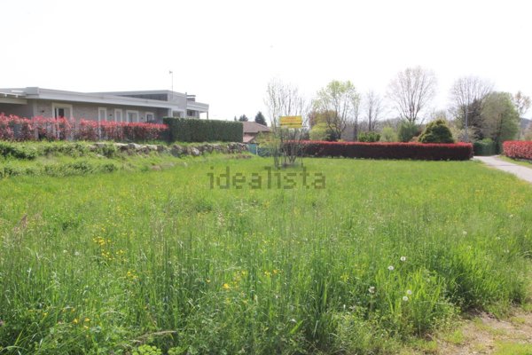 terreno edificabile in vendita ad Invorio