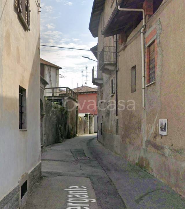 casa indipendente in vendita ad Invorio