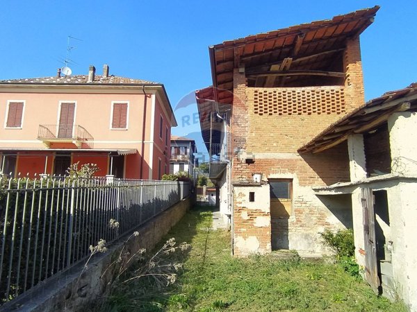 casa indipendente in vendita ad Invorio in zona Invorio Superiore