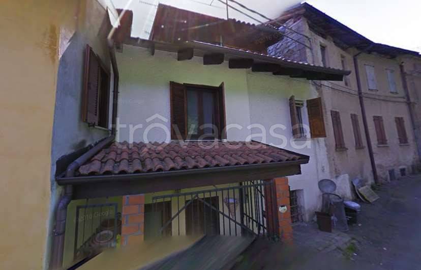 casa indipendente in vendita ad Invorio in zona Mornerona