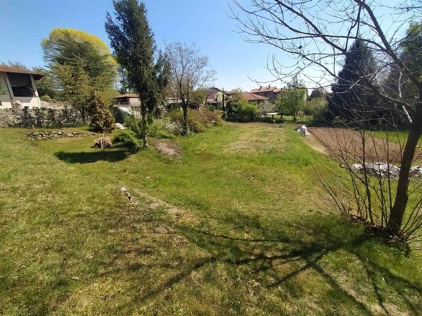 terreno edificabile in vendita ad Invorio in zona Barquedo
