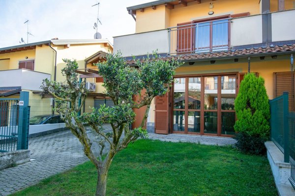 casa indipendente in vendita ad Invorio