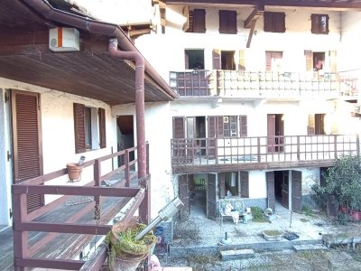 appartamento in vendita ad Invorio in zona Mornerona