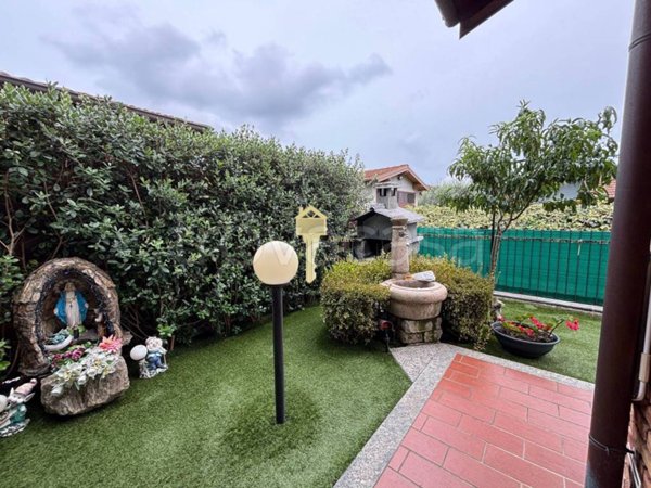 casa indipendente in vendita ad Invorio