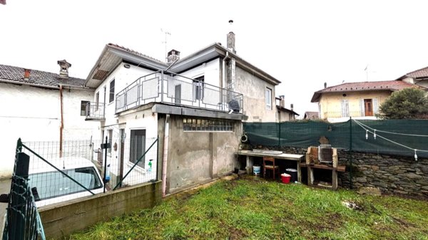 casa indipendente in vendita ad Invorio