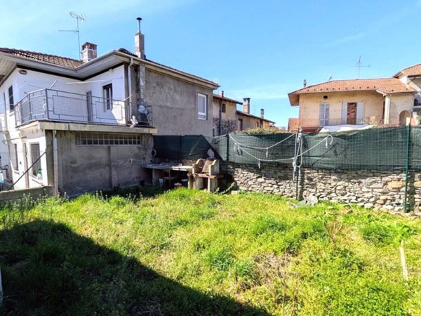 casa indipendente in vendita ad Invorio