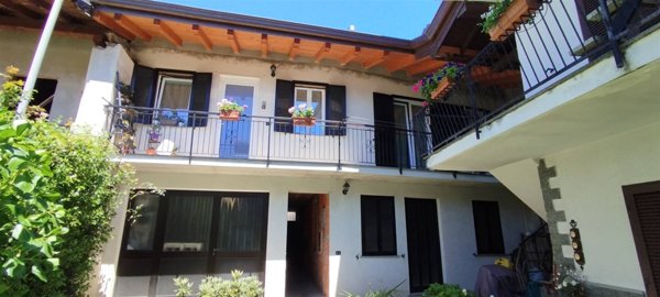 casa indipendente in vendita ad Invorio