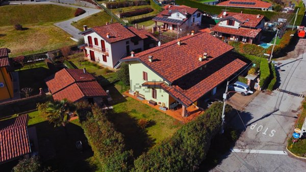 casa indipendente in vendita ad Invorio