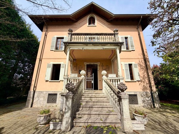 casa indipendente in vendita ad Invorio