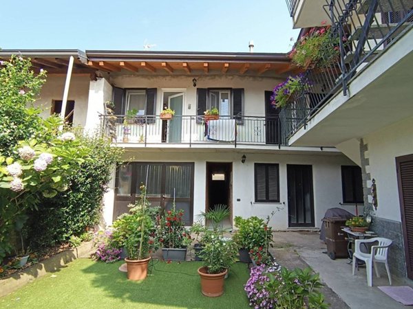 casa indipendente in vendita ad Invorio