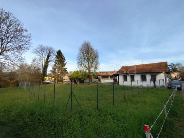 casa indipendente in vendita ad Invorio