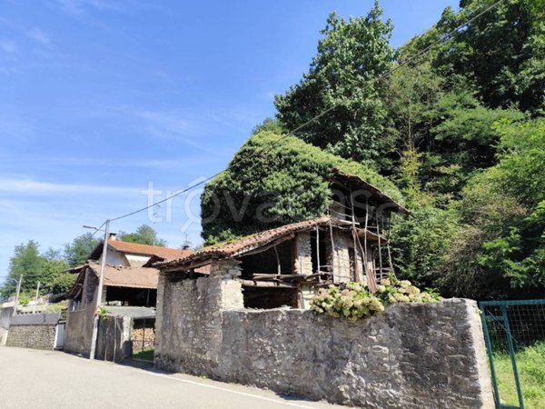 casa indipendente in vendita ad Invorio in zona Mornerona