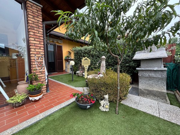 casa indipendente in vendita ad Invorio