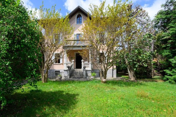 casa indipendente in vendita ad Invorio
