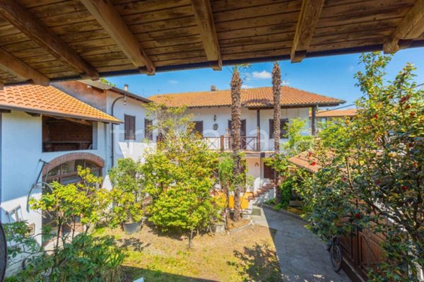casa indipendente in vendita ad Invorio