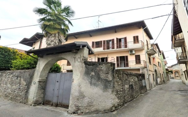 casa indipendente in vendita ad Invorio