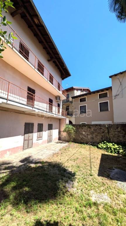 casa indipendente in vendita ad Invorio