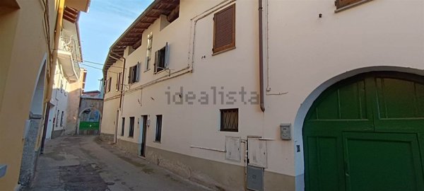 appartamento in vendita ad Invorio in zona Invorio Superiore