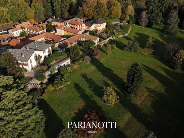 casa indipendente in vendita ad Invorio in zona Invorio Superiore