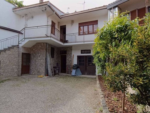 appartamento in vendita ad Invorio in zona Invorio Superiore