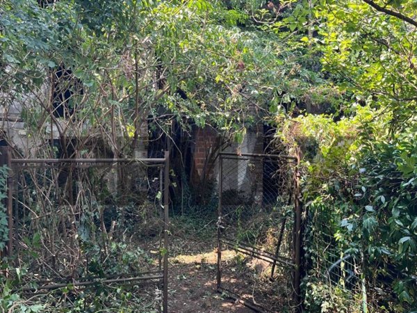 casa indipendente in vendita ad Invorio in zona Invorio Superiore