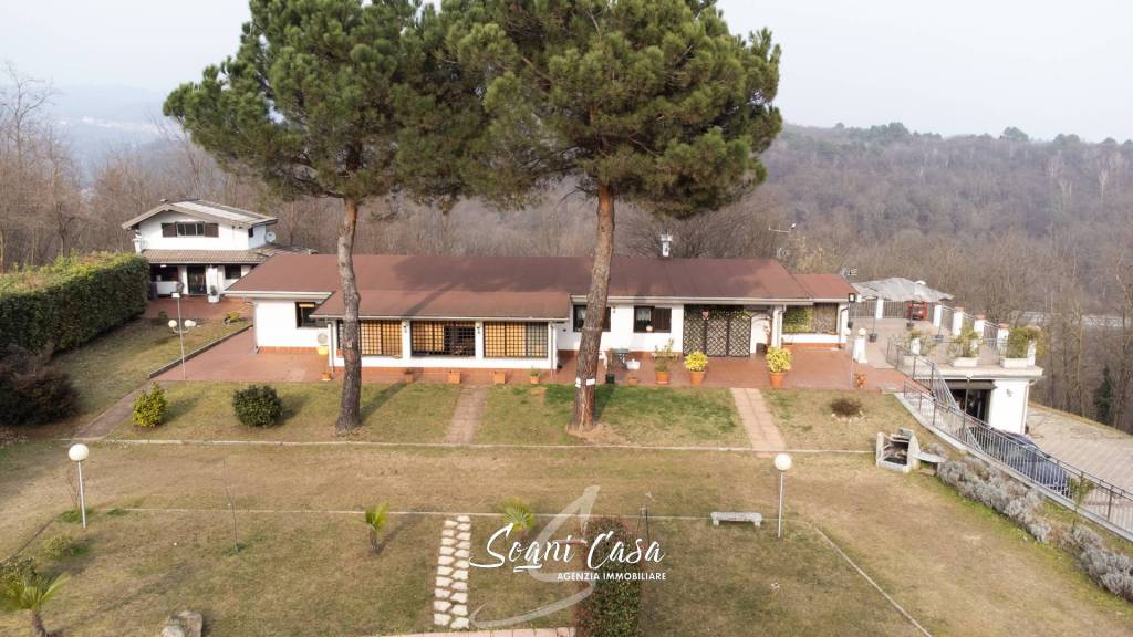 casa indipendente in vendita ad Invorio in zona Invorio Superiore