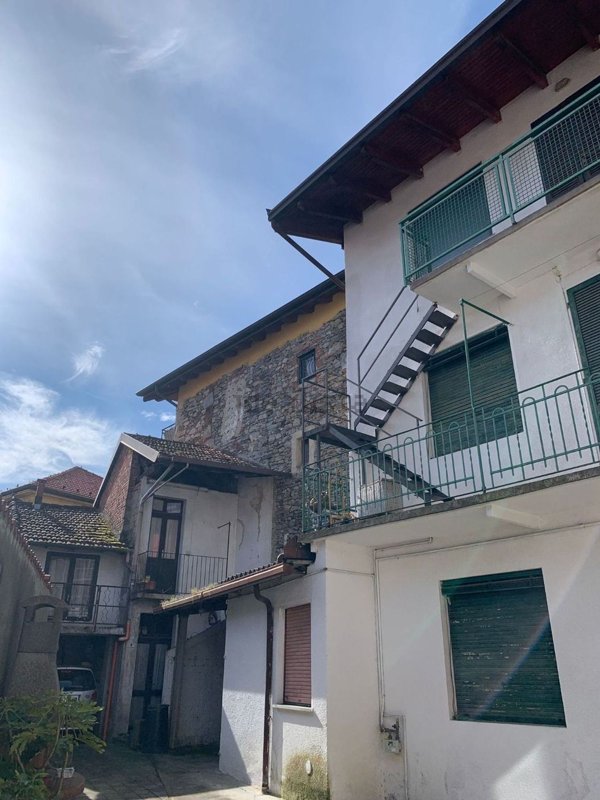 appartamento in vendita ad Invorio in zona Invorio Superiore