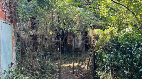 casa indipendente in vendita ad Invorio in zona Invorio Superiore
