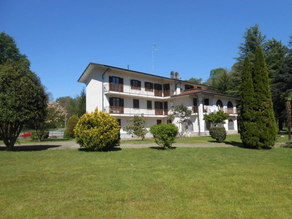 casa indipendente in vendita ad Invorio in zona Mornerona