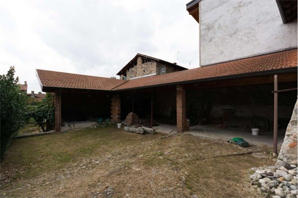 appartamento in vendita ad Invorio in zona Invorio Superiore