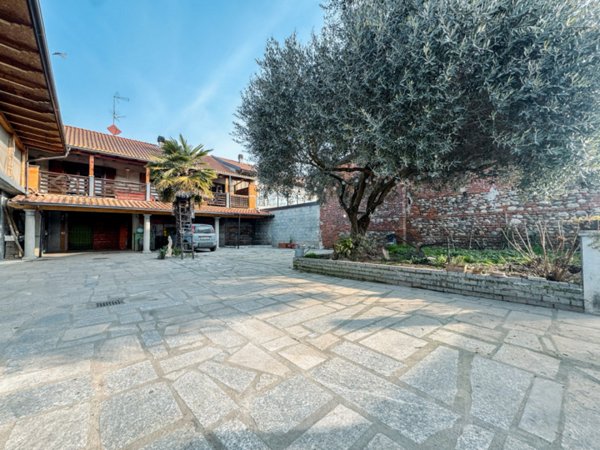 casa indipendente in vendita a Landiona