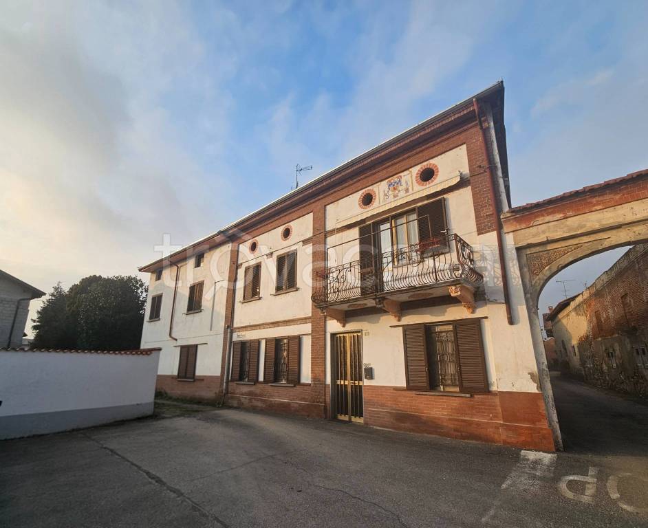 casa indipendente in vendita a Landiona