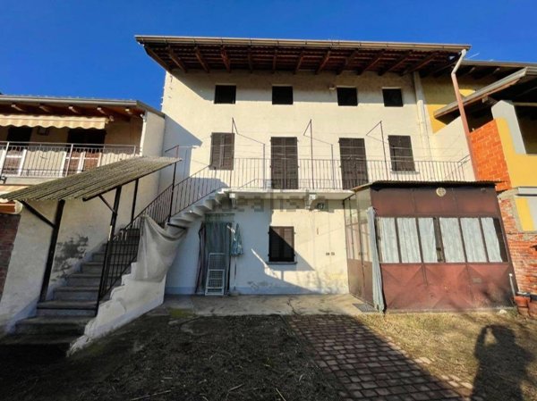 casa indipendente in vendita a Landiona