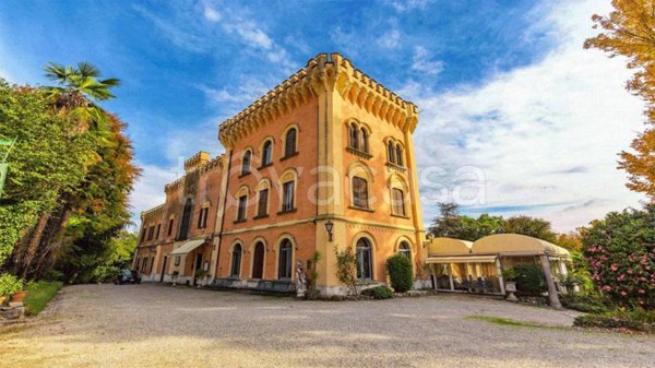 casa indipendente in vendita a Lesa