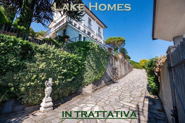 casa indipendente in vendita a Lesa in zona Calogna