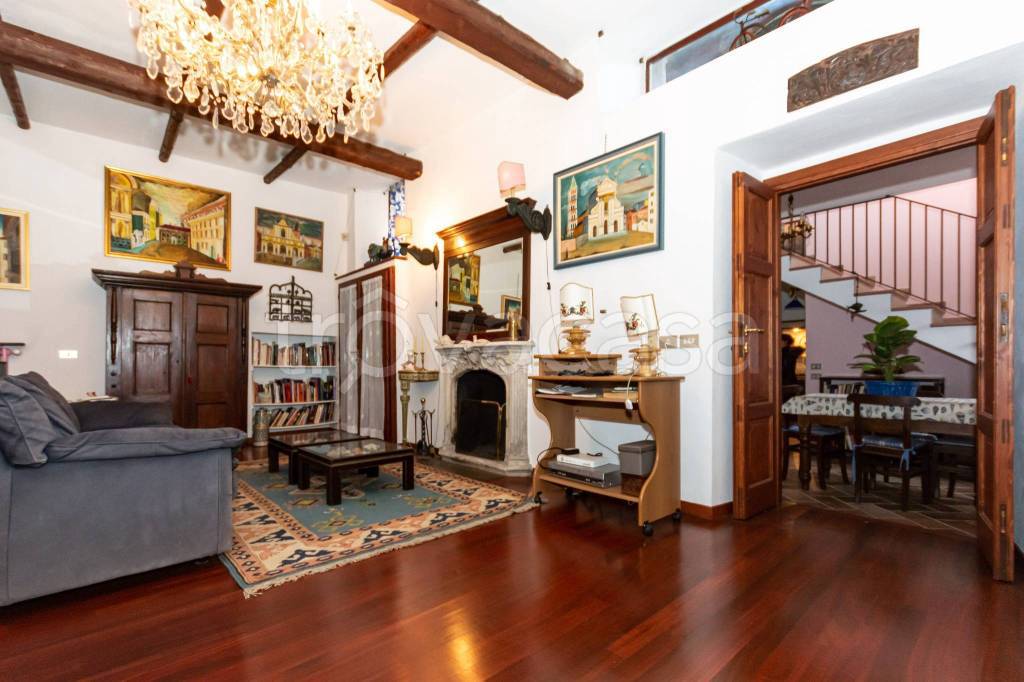 casa indipendente in vendita a Lesa