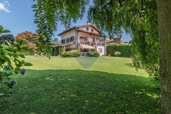 casa indipendente in vendita a Lesa