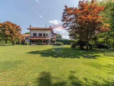 casa indipendente in vendita a Lesa
