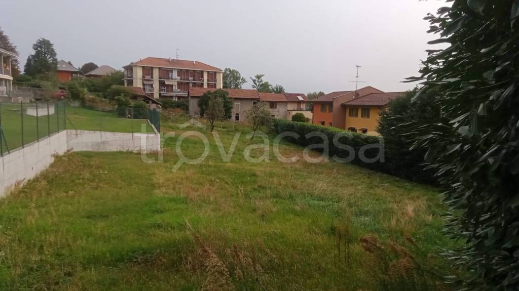 terreno edificabile in vendita a Lesa