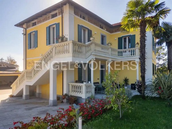 casa indipendente in vendita a Lesa