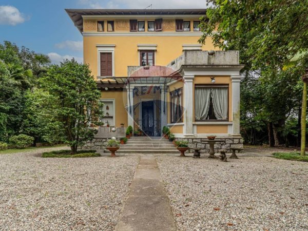 casa indipendente in vendita a Lesa