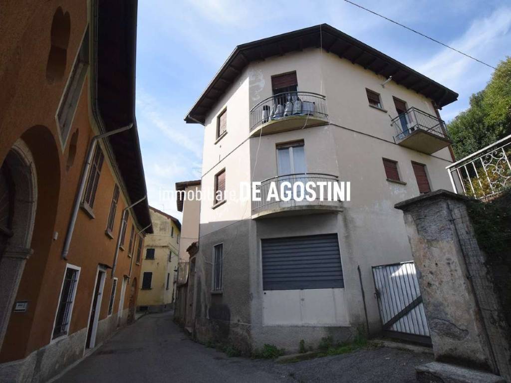 casa indipendente in vendita a Lesa