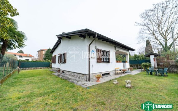 casa indipendente in vendita a Lesa