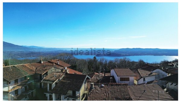 appartamento in vendita a Lesa in zona Calogna