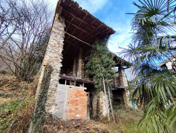 casale in vendita a Lesa in zona Calogna